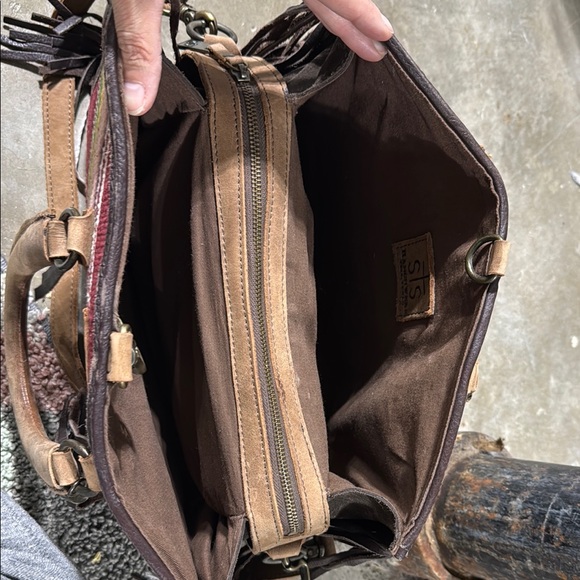 STS Ranchwear Red and Green Satchel with Ethnic-Inspired Design - Picture 2 of 2